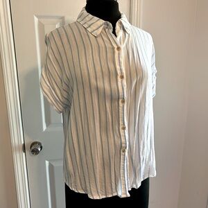 Be Cool Button Down Top NEW w/o tags